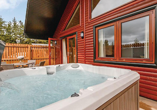 piperdam holidays with hot tub angus