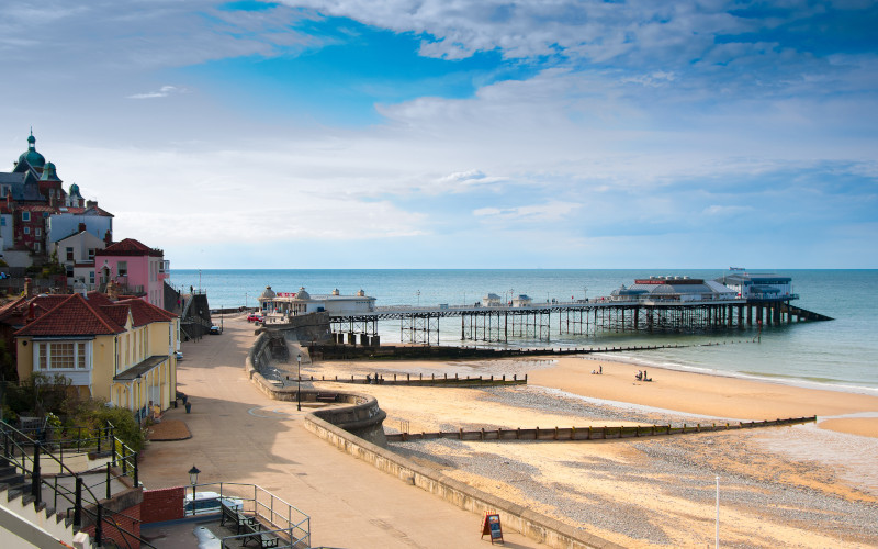 Cromer beach and pier cromer beach and pier norfolk