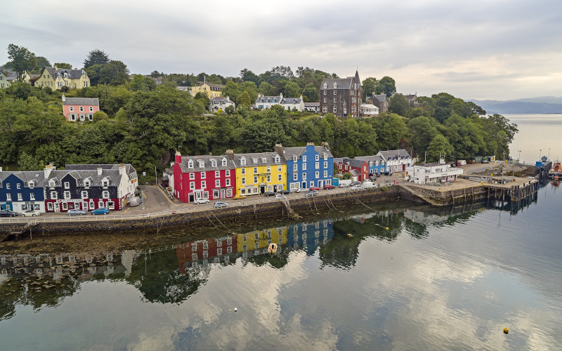 coloured houses on tobermory