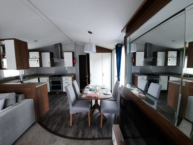 Photo of 2021 40x14 Willerby Avonmore