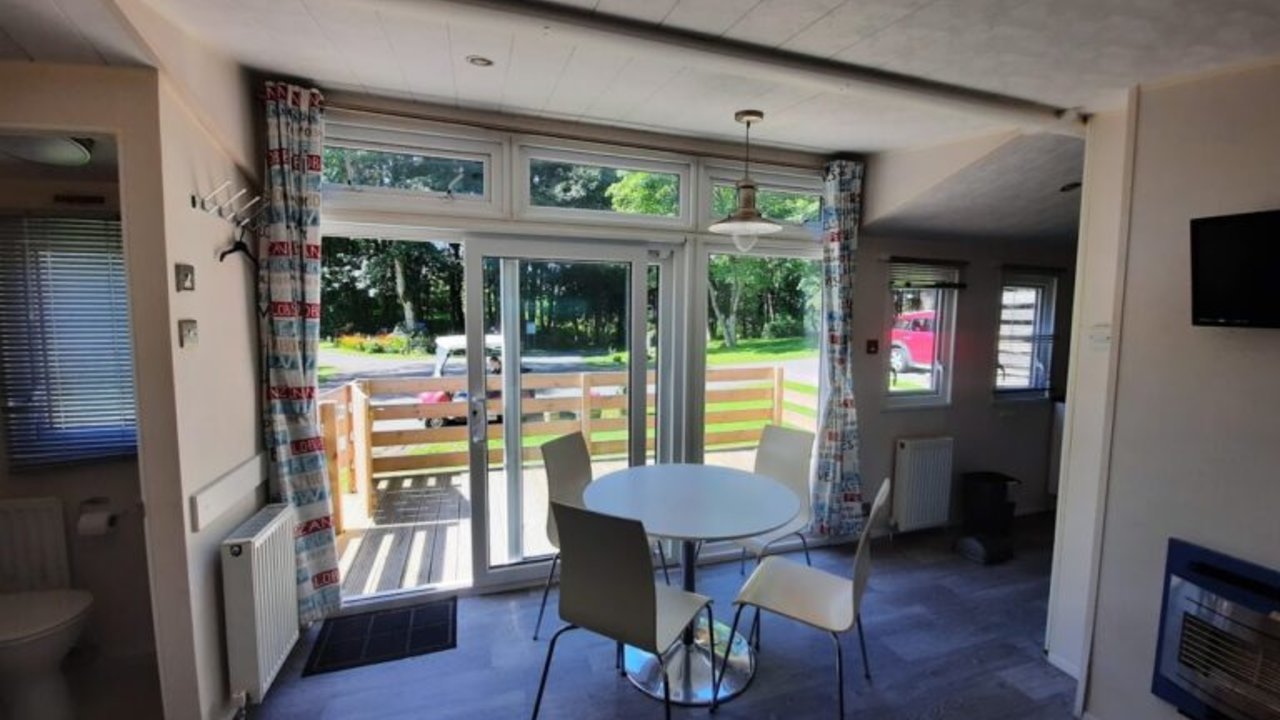 Photo of Centre Lounge Willerby Summer House with decking