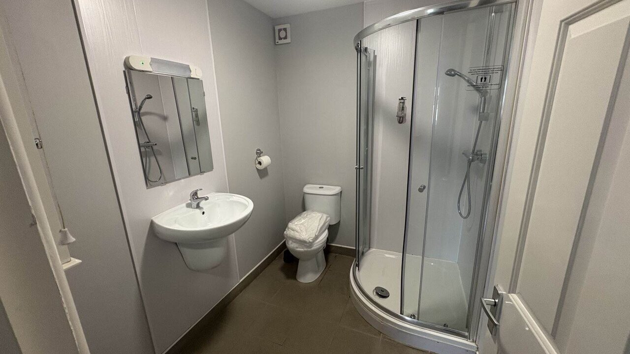 Photo of 2 bed sleeps 6 with hot tub. 