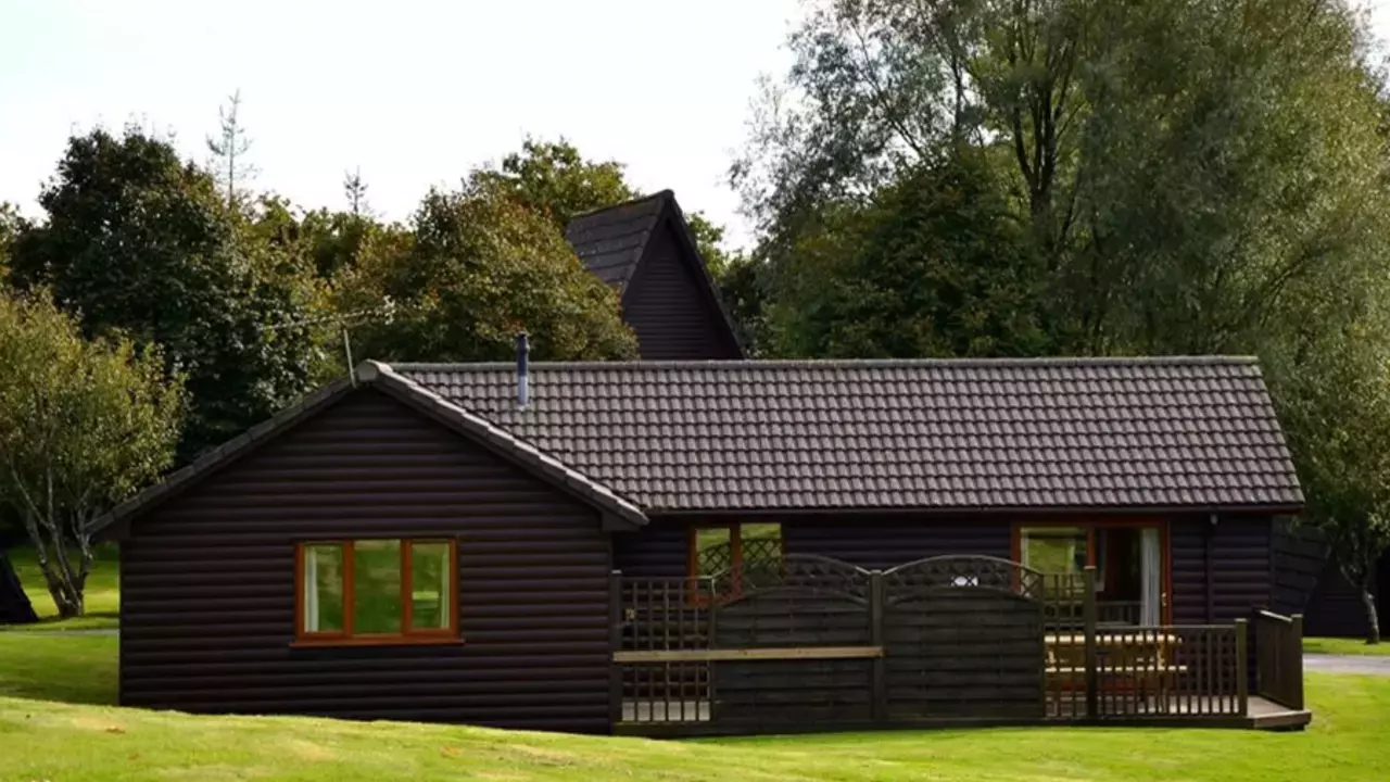 Photo of 3 Bedroom Hot Tub Bungalow