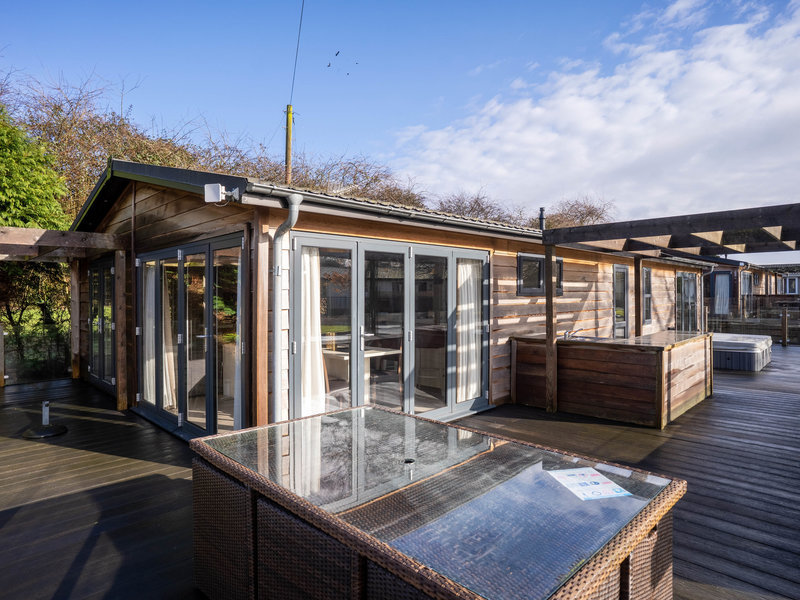 Platinum Spa Pet Lodge in The Broads