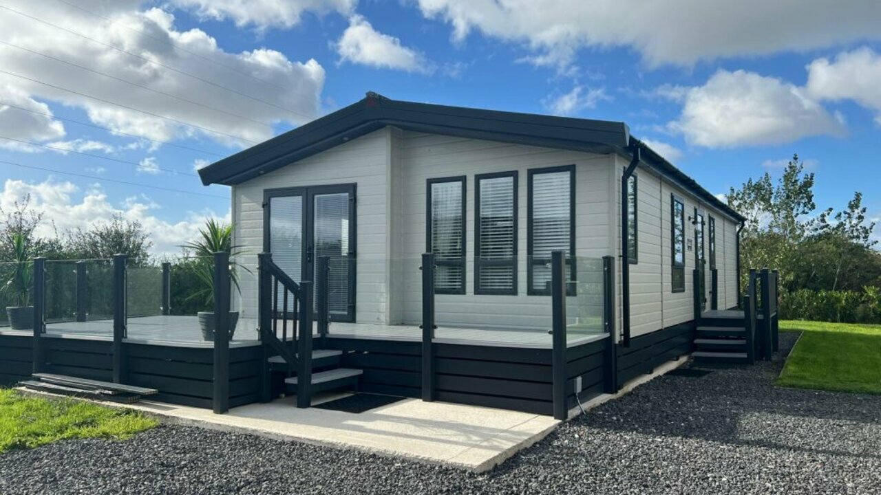 Photo of Atlas Debonair Lodge 40x 20ft