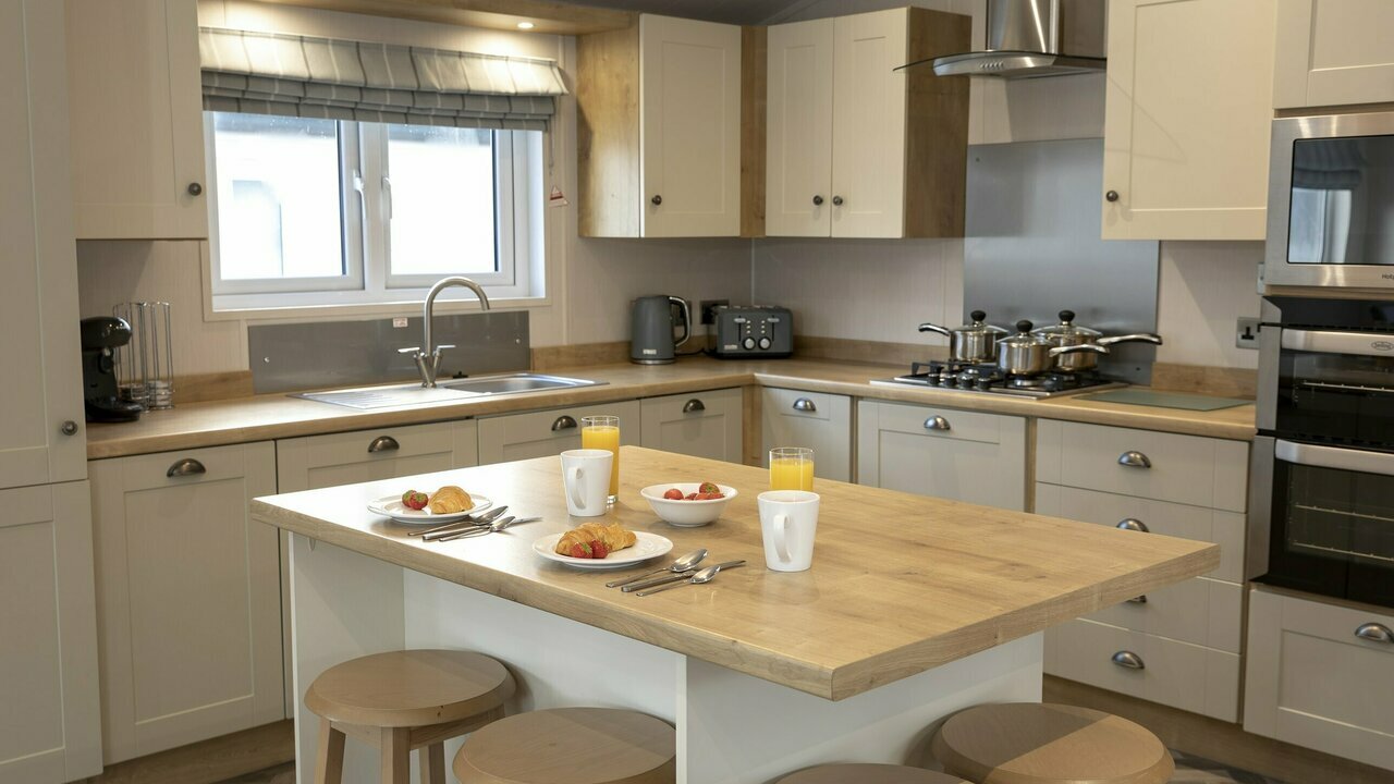 Photo of Platinum 3 bedroom lodge with hot tub & decking