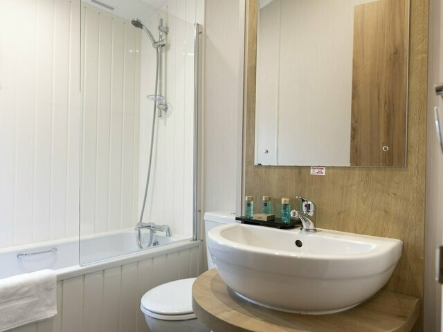 Photo of Platinum 3 bedroom lodge with hot tub & decking