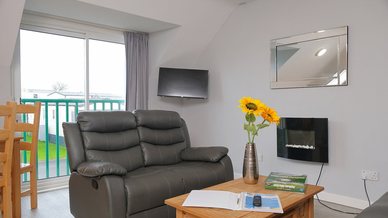 Photo of 2 bed Rathlin Apartment sleeps 5 with Hot Tub